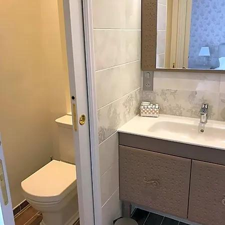 Oda ve Kahvaltı D'hotes De Pouzelande