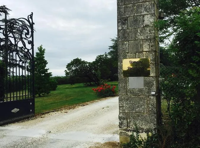 D'hotes De Pouzelande Bed and Breakfast 4*